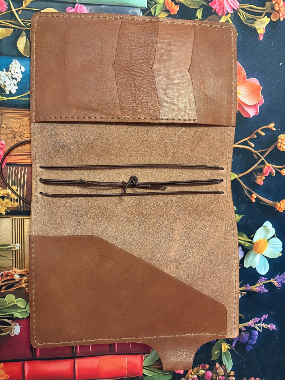 Chic Sparrow crème brûlée - B6 size leather journal cover - Picture 2 of 5